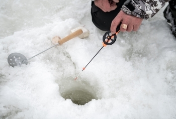 Winter fishing in Russia